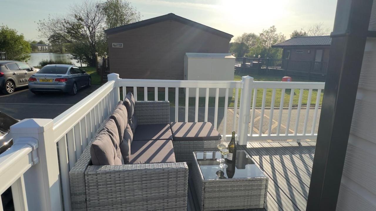 Luxury Hotub With View At Lakes Campsite Tattershall